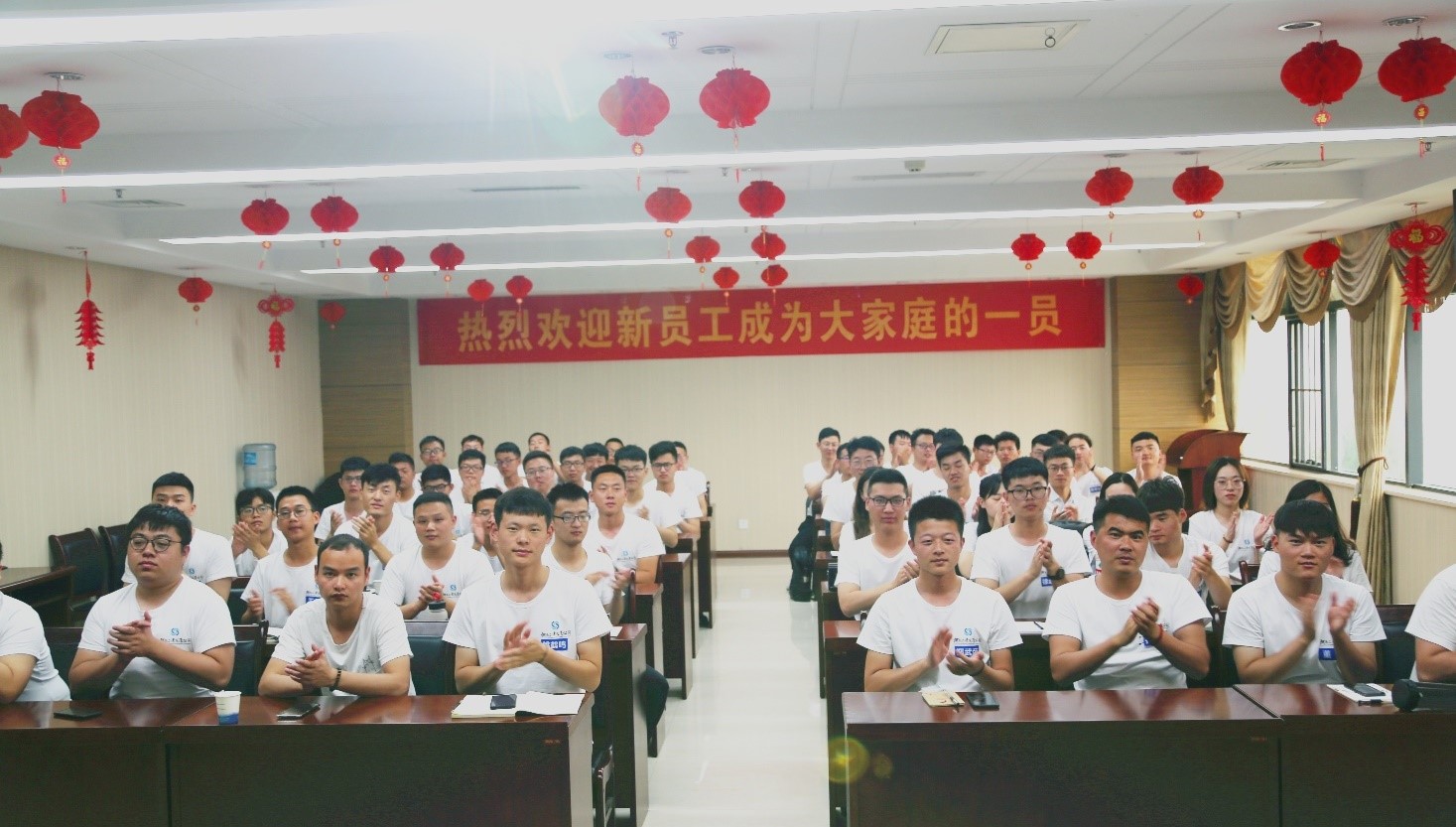 為夢想揚(yáng)帆起航，向未來戮力前行